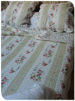 boutis 180 sur 220 cm sur un canap�