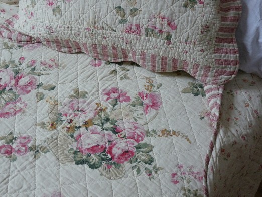 motif couvre lit boutis alice
