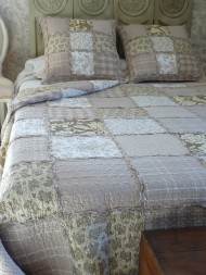 couvre-lit boutis mod�le cama�eu