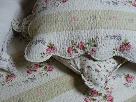 boutis louis 16 petite fleurs