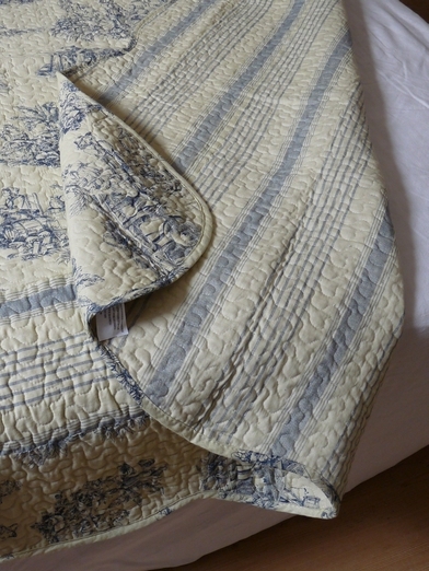 vue ensemble toile de jouy et oreiller toile � matelas