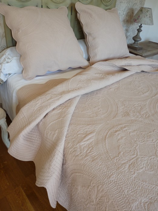 boutis mod�le petites roses
