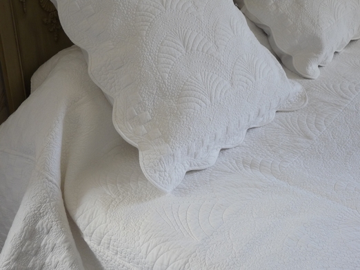 Le r�versible du couvre lit boutis garden party.