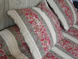 boutis en gros plan mod�le couleus pastel