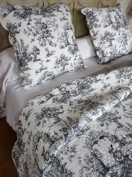 r�versible du boutis fleurs pastel