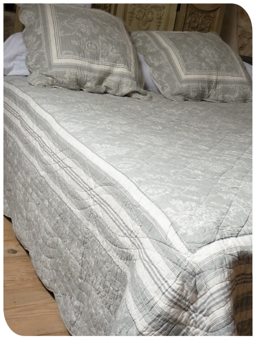 Boutis bastide gris bleut�
